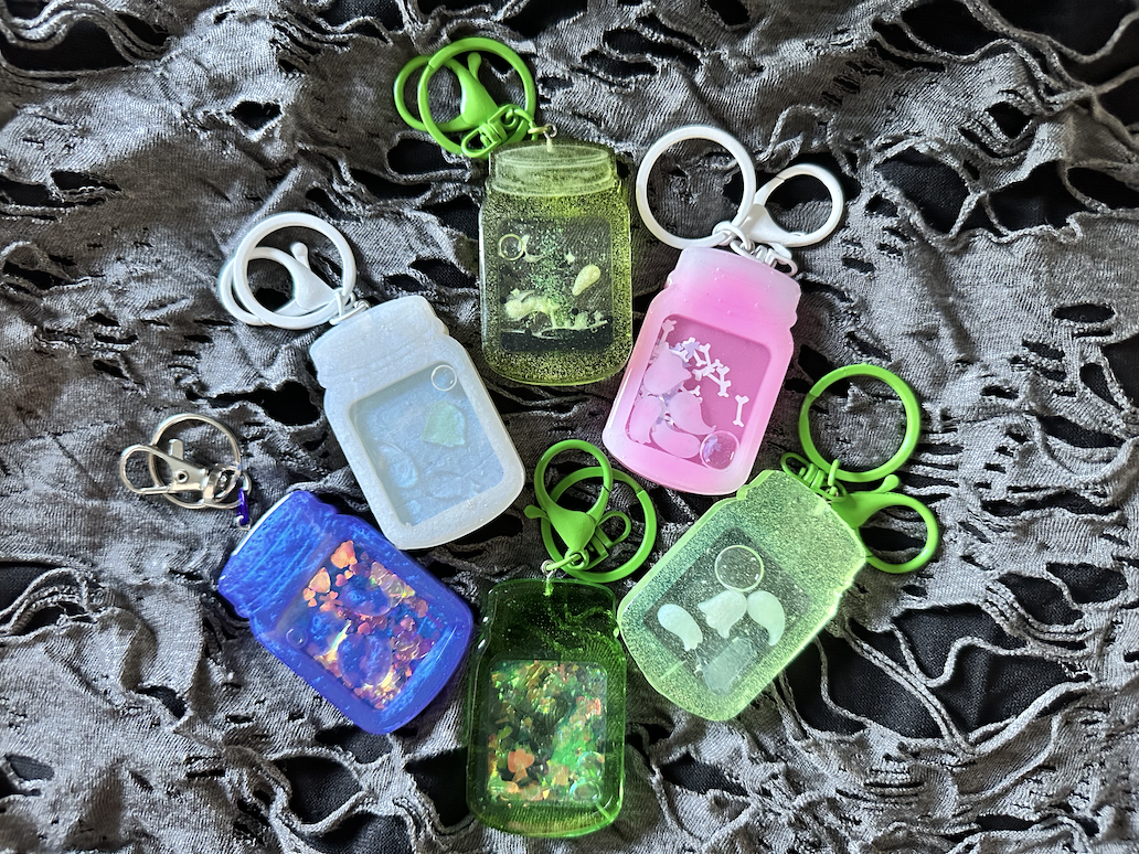 Ghost Terrarium Shaker Keychain