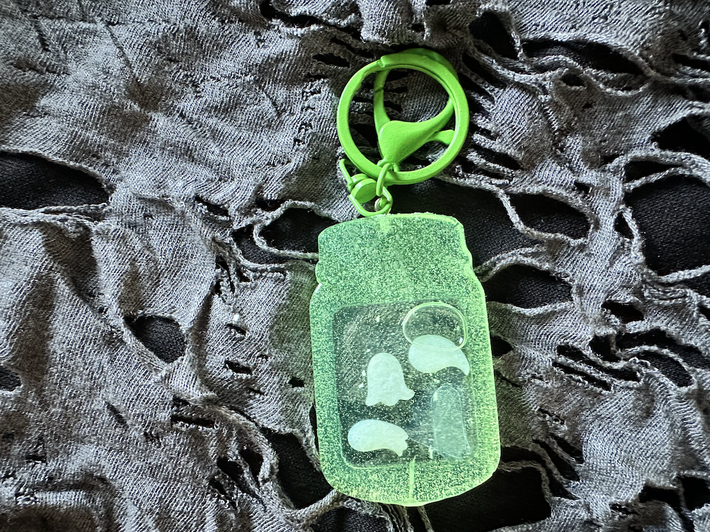 Ghost Terrarium Shaker Keychain