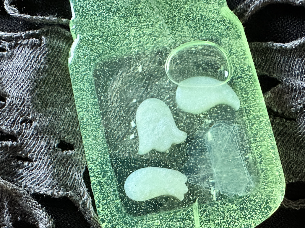Ghost Terrarium Shaker Keychain